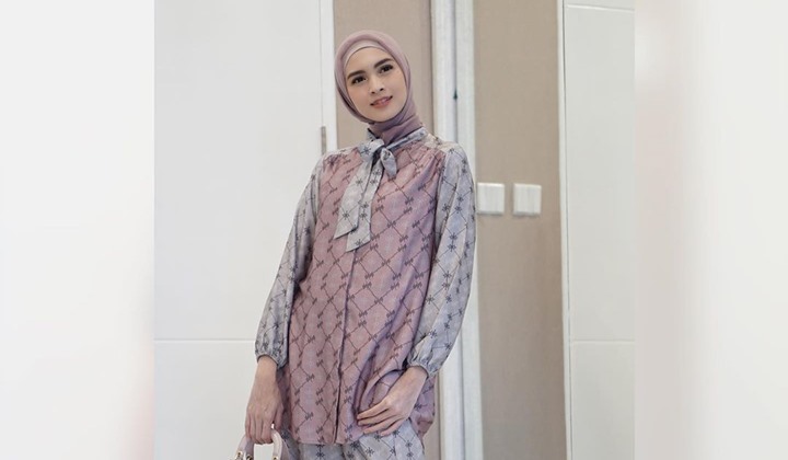 Foto: Setahun Hijrah, Donita Ngaku Masih Belum 'Pede' Sampai Sekarang