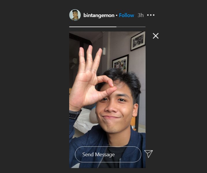 bintang emon mengunggah instagram story dengan potret yang tengah berpose membentuk tangannya mengkode tengah baik-baik saja