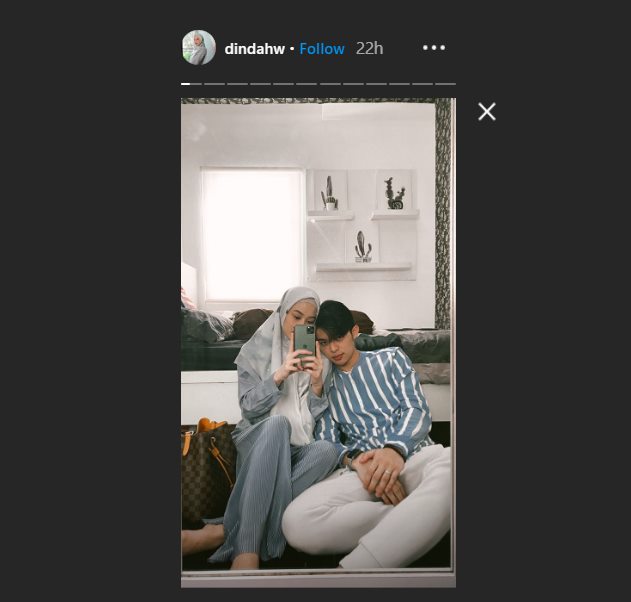 dinda hauw membagikan potret mesra dengan rey mbayang kala berada di kamar melalui Instagram Story