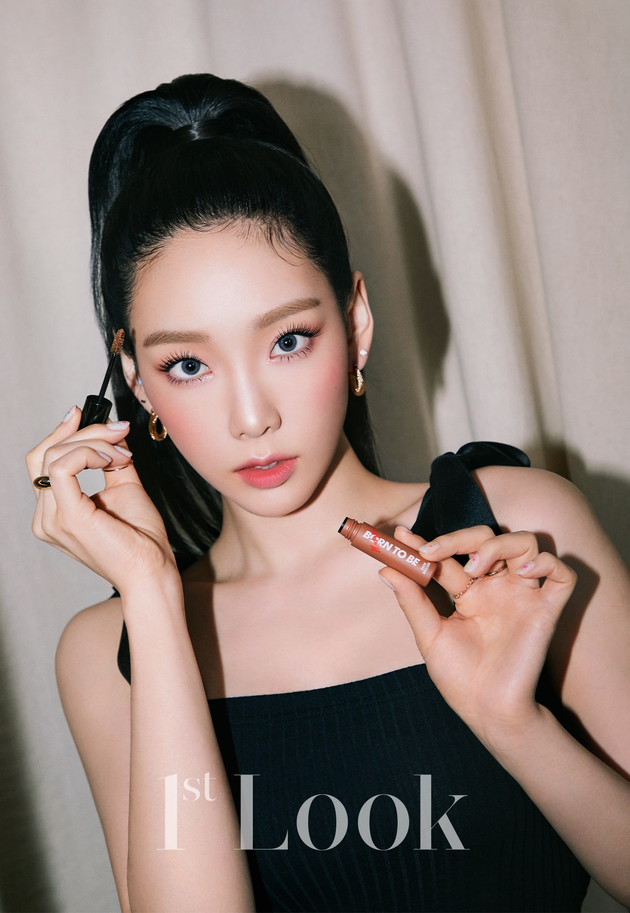 Taeyeon Tampil dengan Riasan Natural dan Bocorkan Soal Rutinitasnya di Pagi Hari Hingga Make Up Favorit