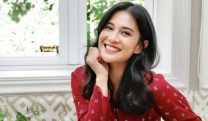 8 Aktris Cantik Ini Ternyata Miliki Orang Tua Beda Agama ...