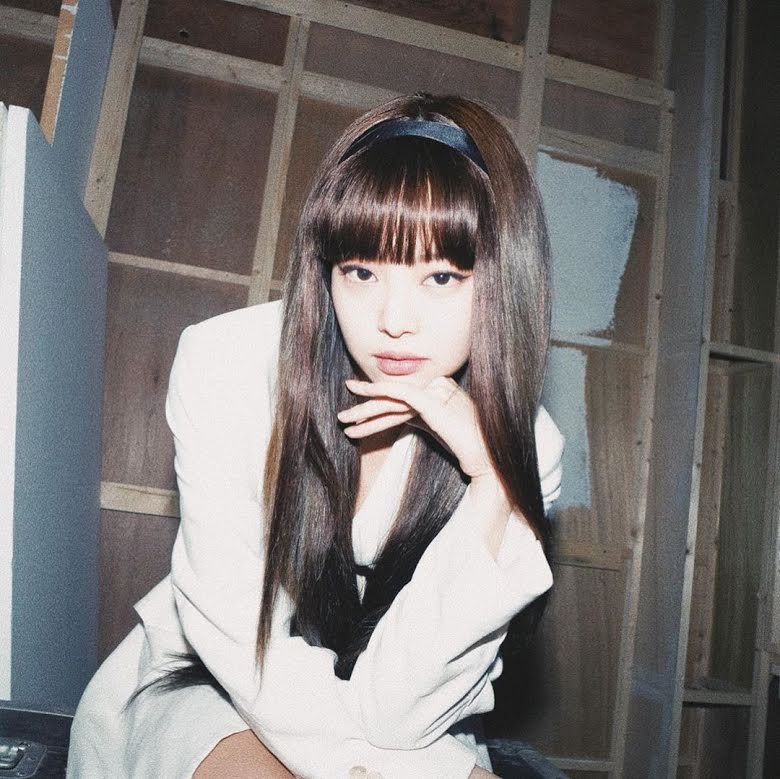 Konsultan Kecantikan Korea Ini Bedah Alasan Jennie Tampak Lebih Anggun
Tanpa Rambut Berponi