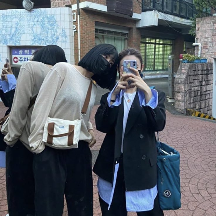 Tak Sengaja, Nayeon Bocorkan Penampilan Rambut Baru Momo Jelang Comeback Twice