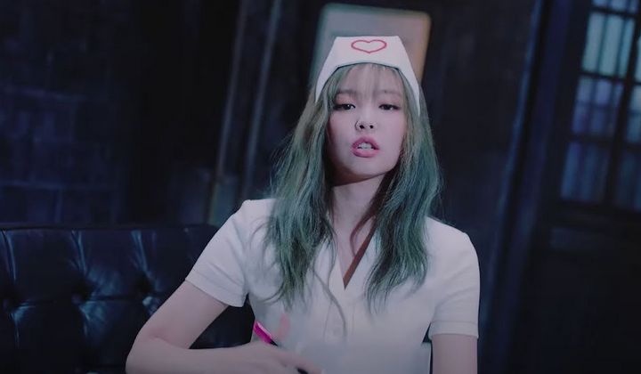 Serikat Pekerja Medis Korea Kritik Busana Perawat Jennie di MV