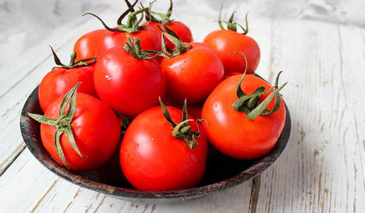 Makan Tomat Kebanyakan Bikin Pusing