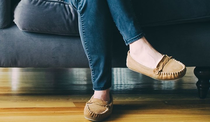 Flatshoes Bisa Bikin Lutut dan Punggung Cidera