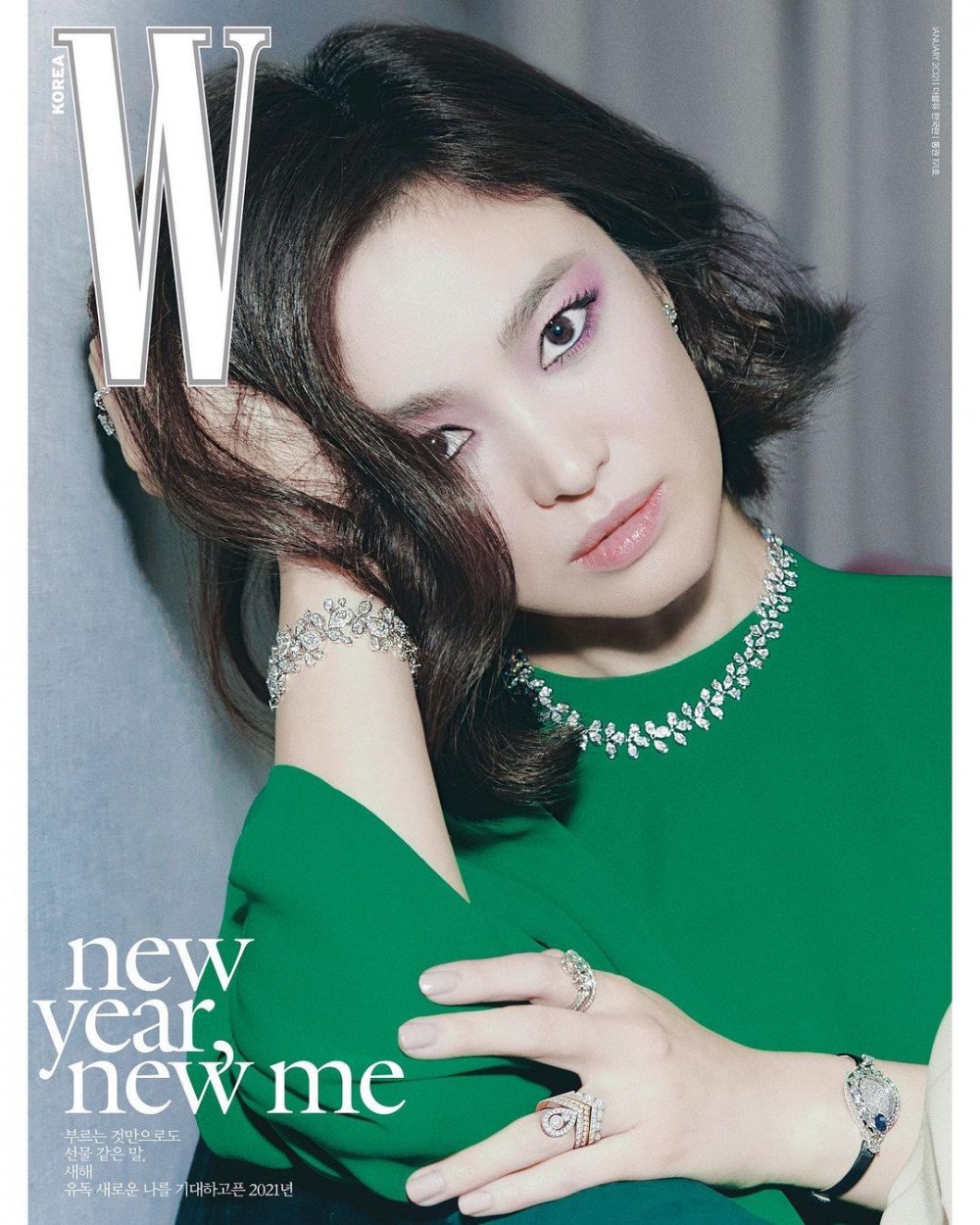Song Hye Kyo Tampilkan Kecantikan Paripurna Berbalut Perhiasan Mewah di Majalah W