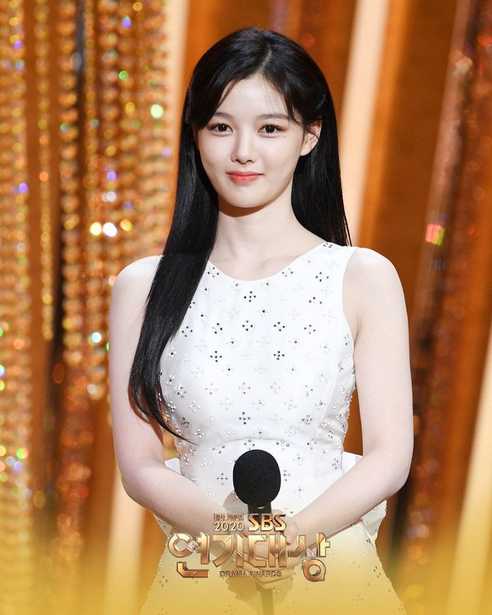Tampil Anggun di SBS Drama Awards, Kim Yoo Jung Ternyata Pakai Gaun Hampir 100 Juta