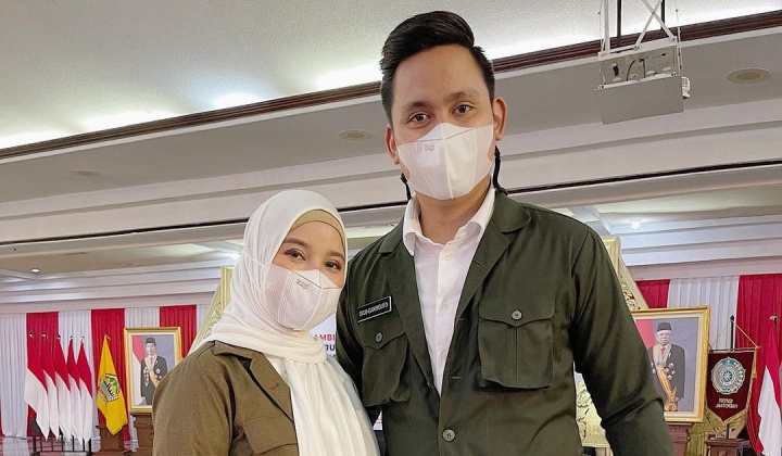 Foto: Suami Resmi Dilantik Jadi Bupati Kendal, Chacha Frederica Ungkap Wejangan dari Ustaz Maulana