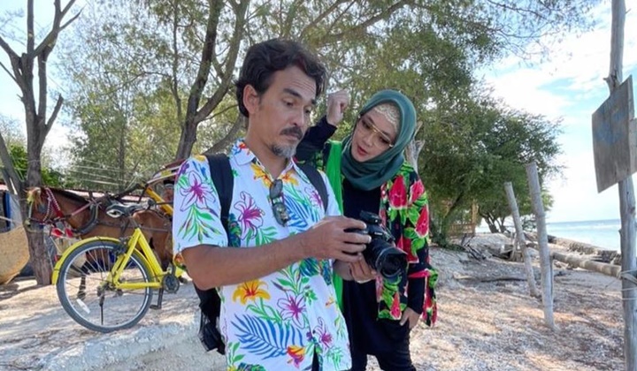Foto: Disebut Firasat, Rina Gunawan Sempat Singgung Cinta Sejati di Video Mesra Bareng Teddy Syach