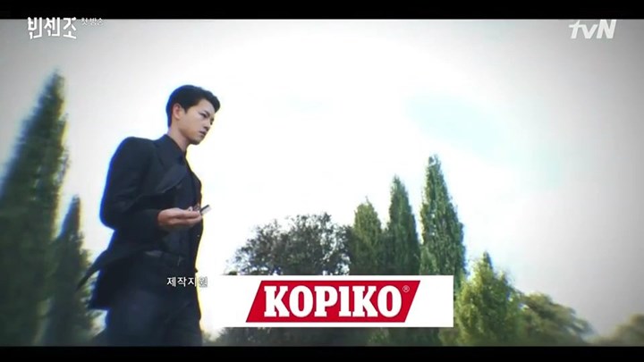 netizen korea selatan membahas mengenai brand kopiko yang muncul di kredit drama vincenzo