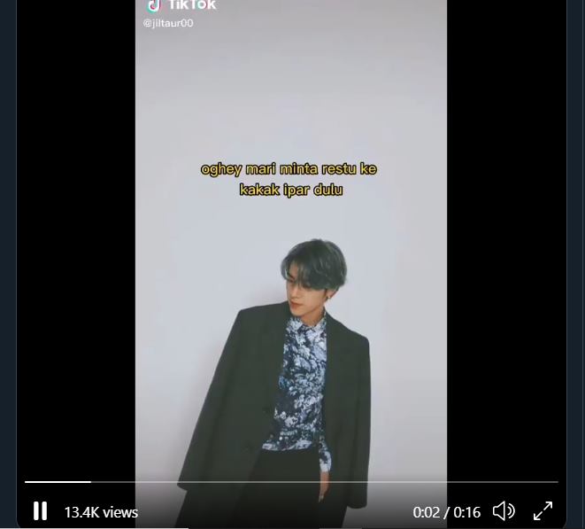 tren tiktok yang mengirimkan pesan meminta restu ke keluarga hendery wayv