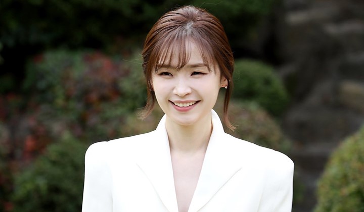 Foto: Jeon Mi Do Akui Sering Ditanya Jadwal Tayang 'Hospital Playlist' Musim Kedua