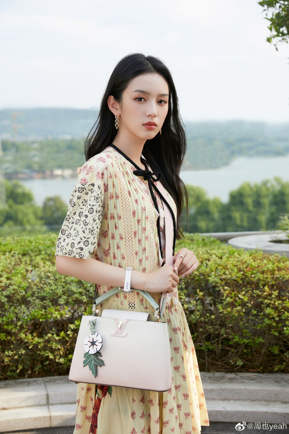 Kepegok Sering Keluar Masuk Hotel, Lai Kuan Lin Dikabarkan Kencani Aktris Cantik Tiongkok Ini