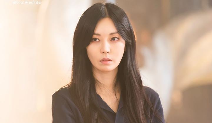 Foto: Kematian Kim So Yeon di 'Penthouse' Menyeramkan, Knetz Sebut Tak Layak Tayang