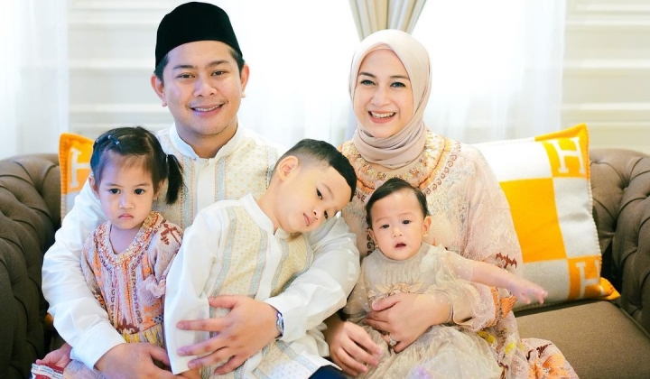 Foto: Nina Zatulini Curhat Berat Rawat Suami dan Ketiga Anaknya Positif Corona: Jaga Keluarga Kalian!