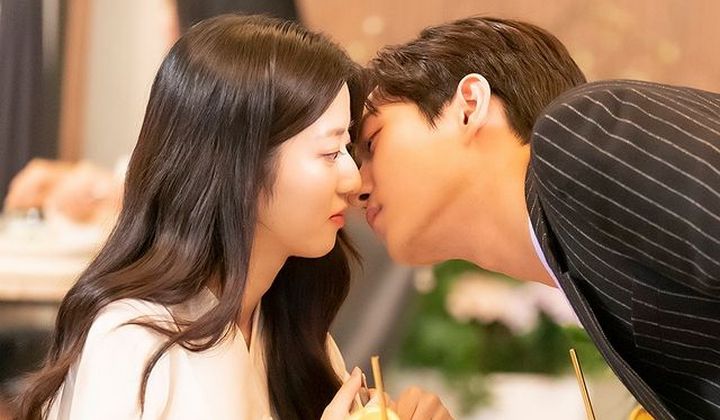 Foto:  Kim Hyun Soo Bicara Adegan Ciuman di 'Penthouse' dan Ingin Jajal Romcom Bareng Kim Young Dae