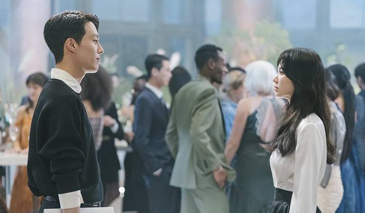 Foto: Song Hye Kyo-Jang Ki Yong Saling Tatap Penuh Luka di Teaser Perdana 'Breaking Up', Ini Bikin Salfok