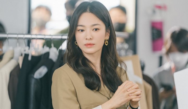 Foto: Song Hye Kyo Beberkan Rahasia Kulit Mulusnya Ternyata Pakai Susu Hangat, Netter: Tidak Mungkin