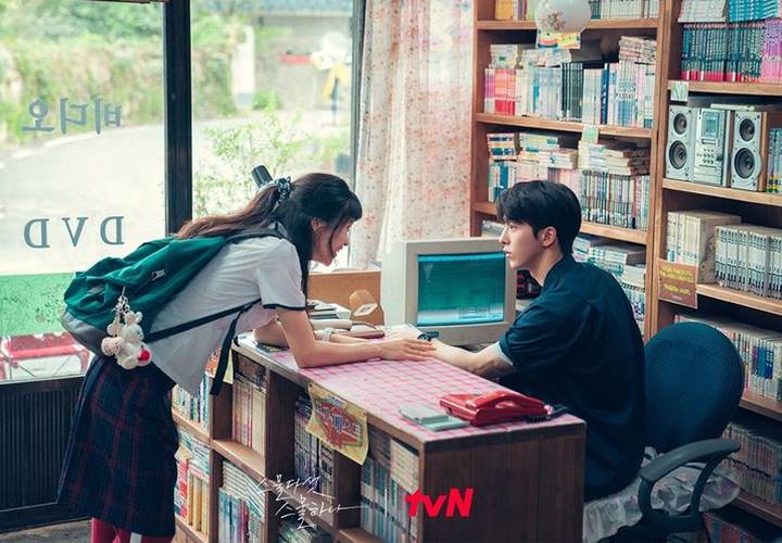 Ambil Setting 90-an, Kim Tae Ri dan Nam Joo Hyuk Punya Hubungan Rumit di 'Twenty Five Twenty One'