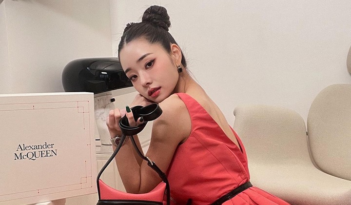 Foto: Song Ji Ah Kembari Baju Jennie BLACKPINK Versi KW, Sumber Industri Beber Fakta Mengejutkan Baru